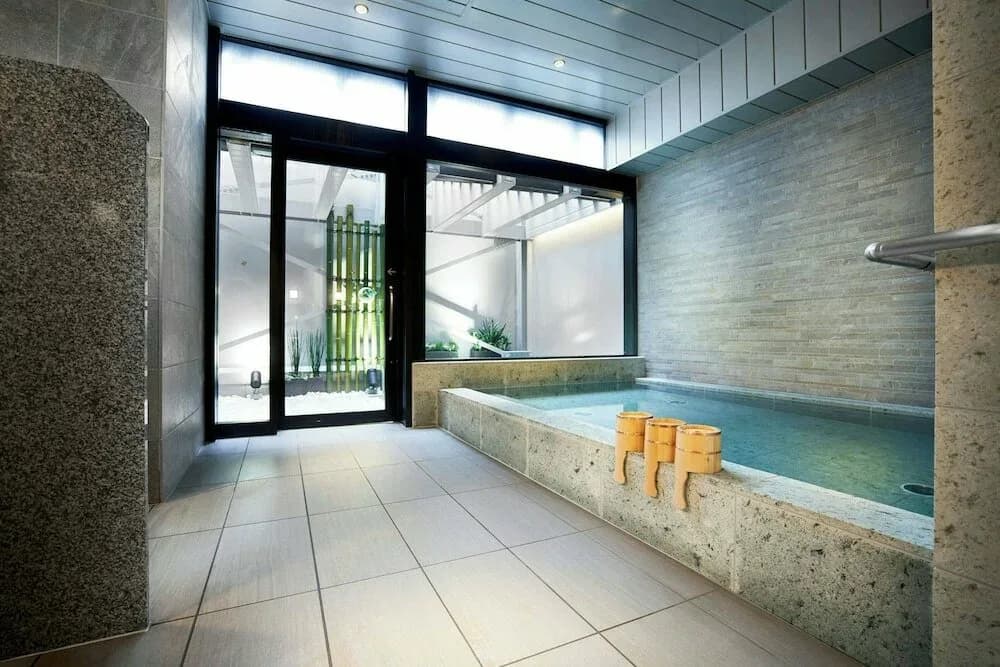 Courtyard by Marriott Osaka Honmachi — 6