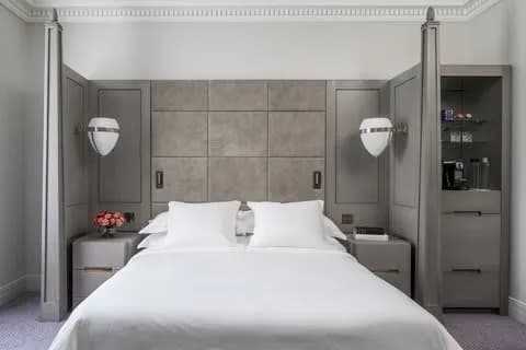 Four Seasons Hotel London at Tower Bridge - 3