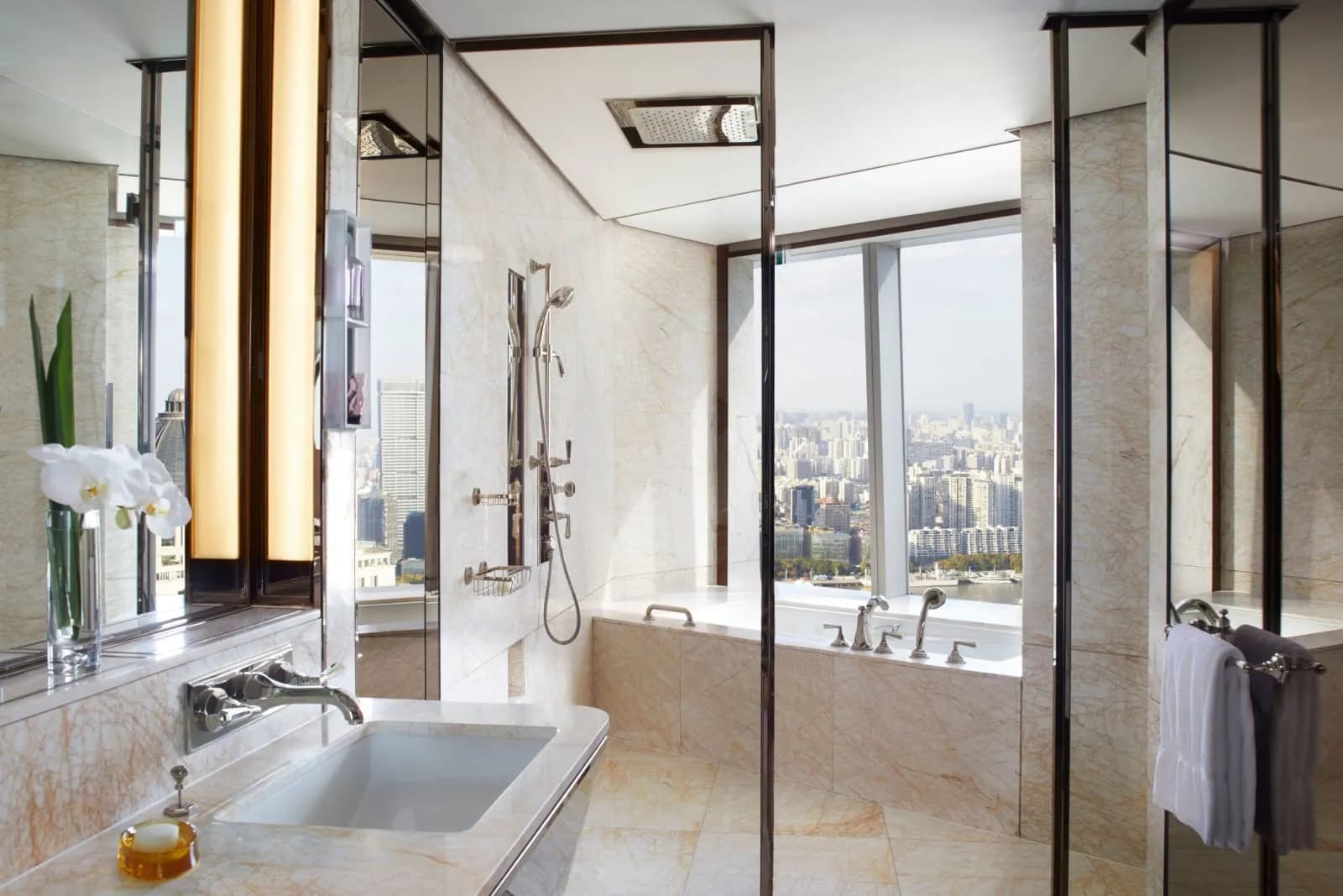 The Ritz-Carlton Shanghai, Pudong - 4