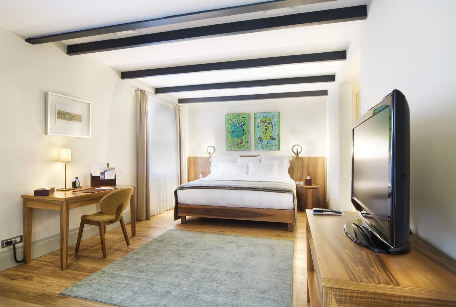 Tomtom Suites - 2