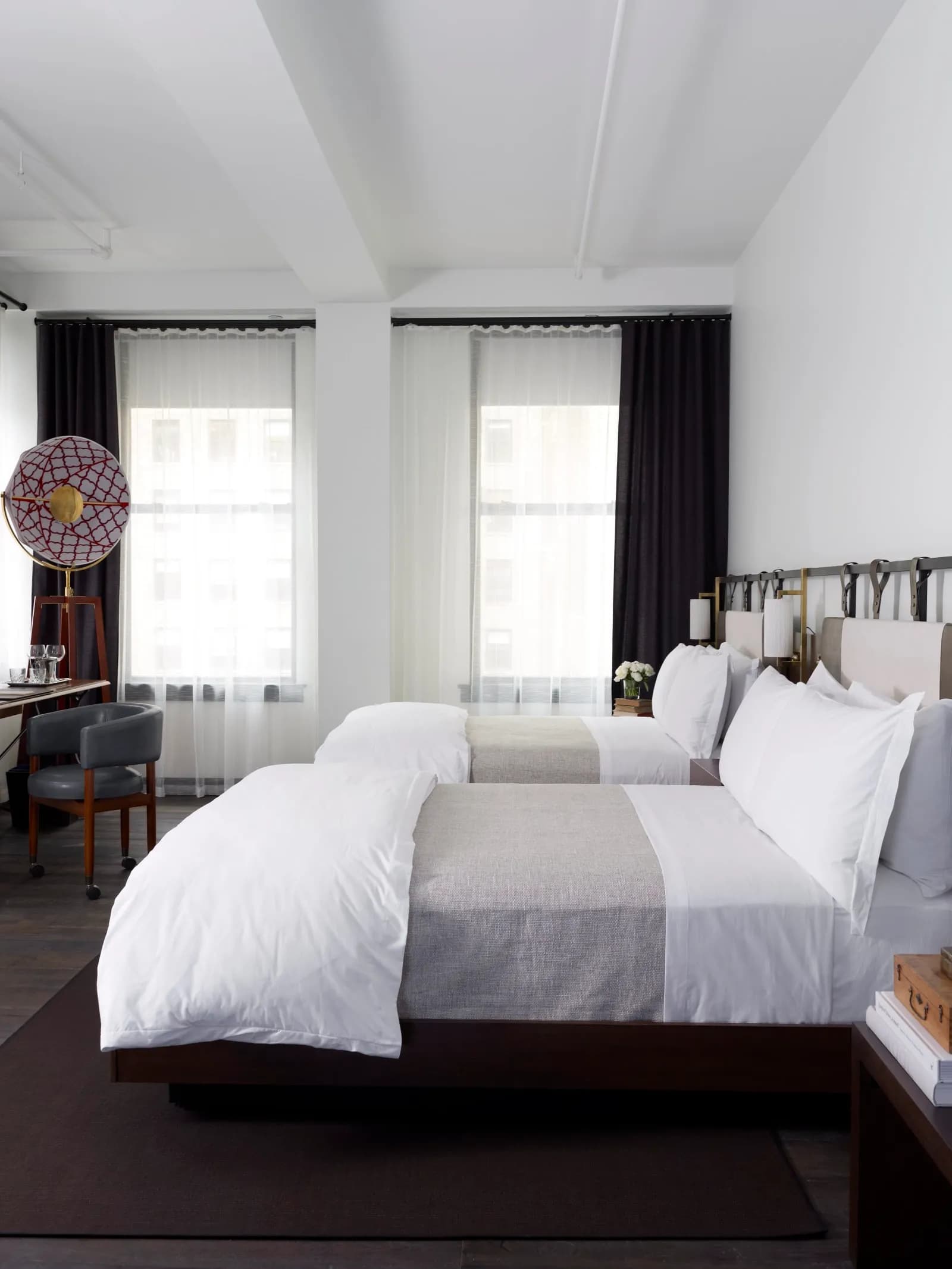 Refinery Hotel - 3