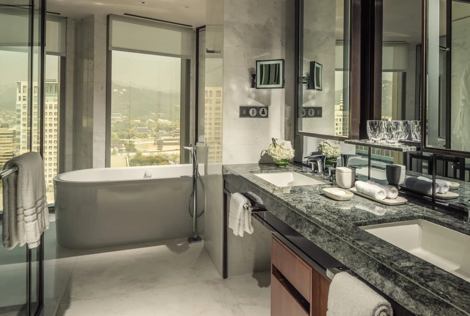 Four Seasons Hotel Seoul - 2