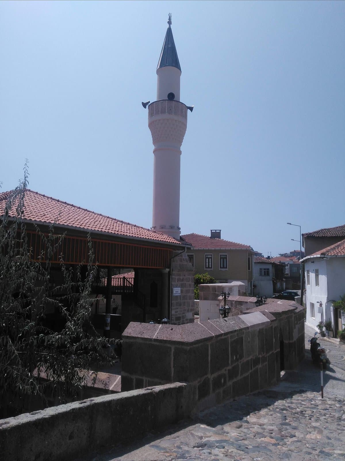 Tas Kopru Mosque