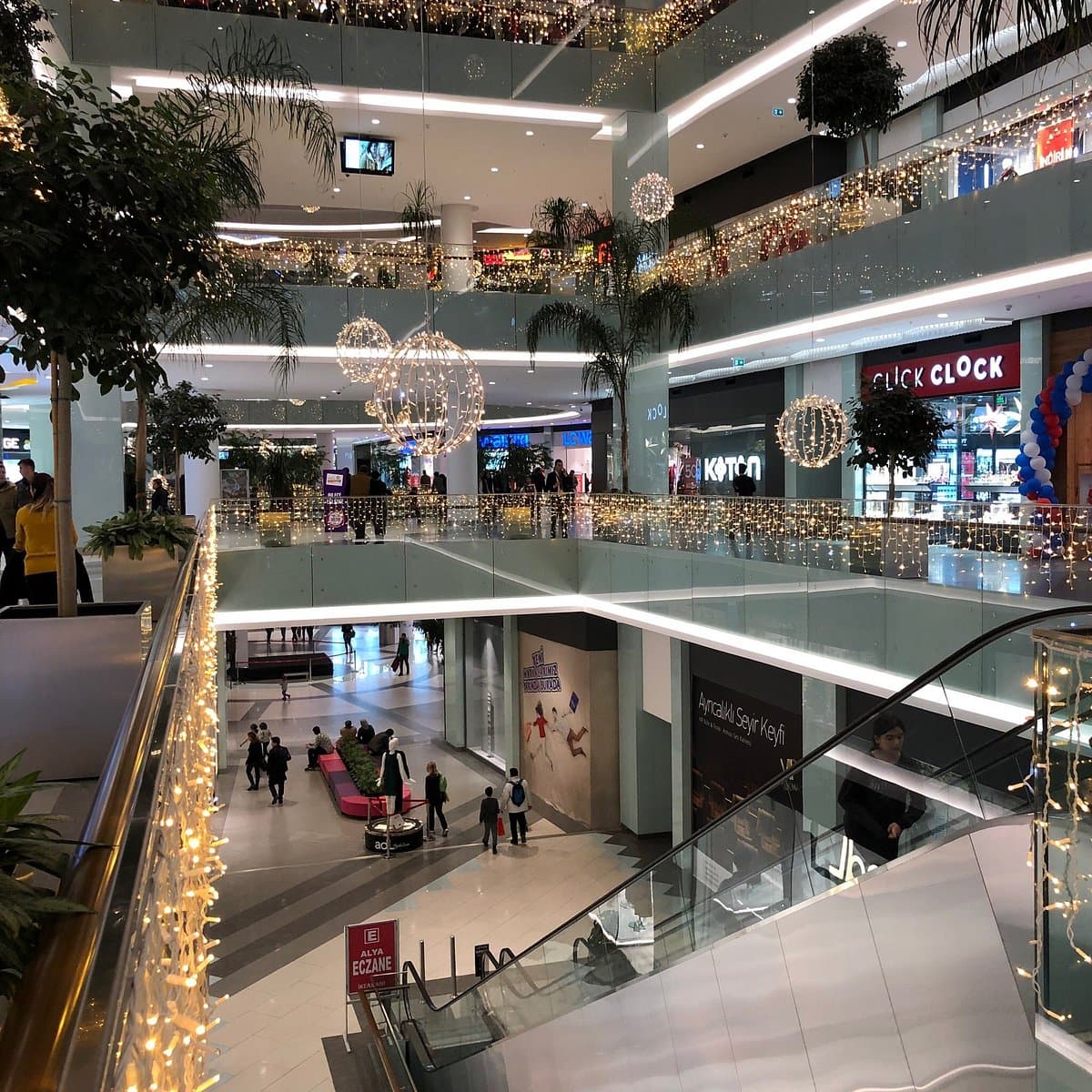 Agora Shopping Center