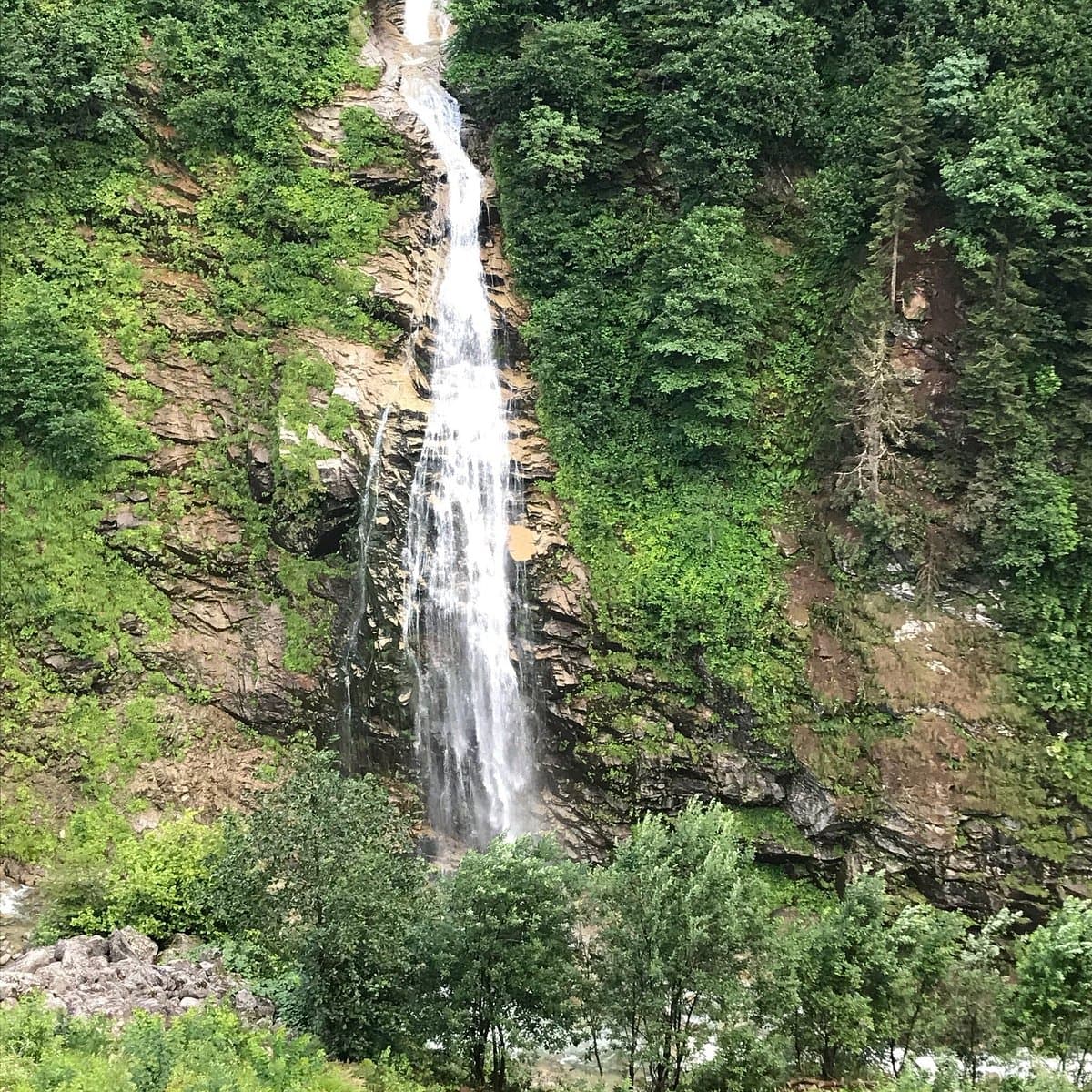 Gelintülü Waterfall