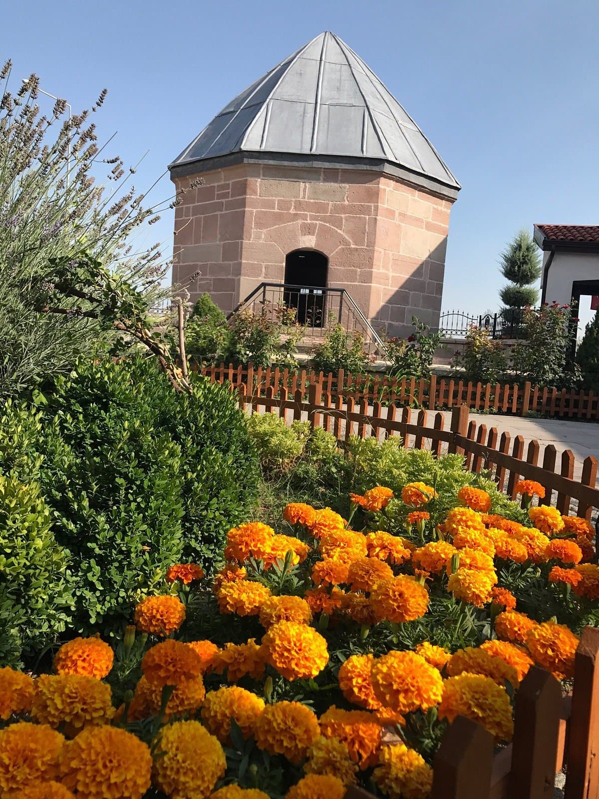 Ates Baz-i Veli Tomb