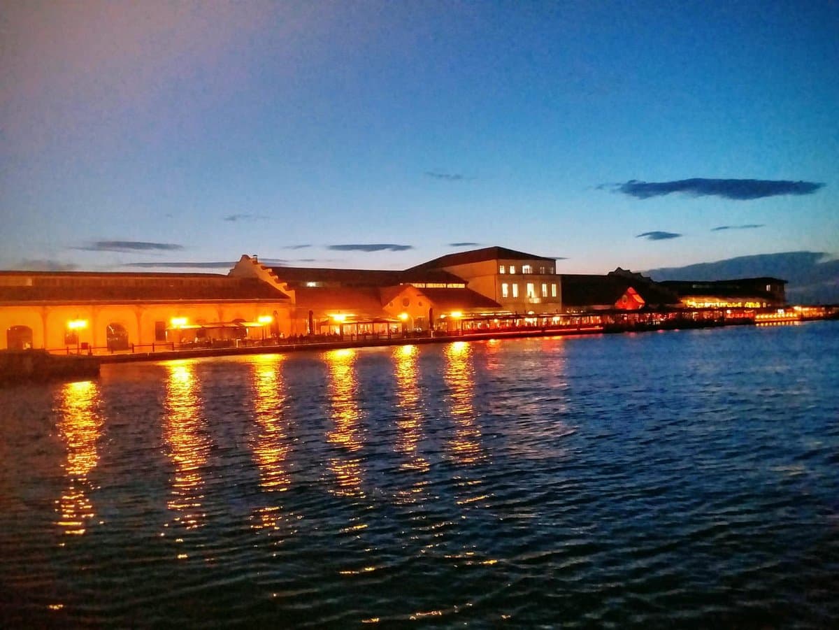 Konak Pier Shopping Mall
