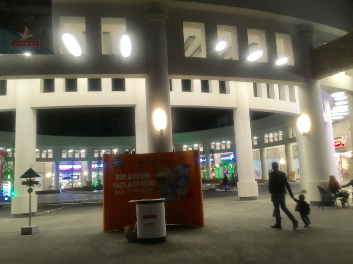 Aquamall Shopping Center