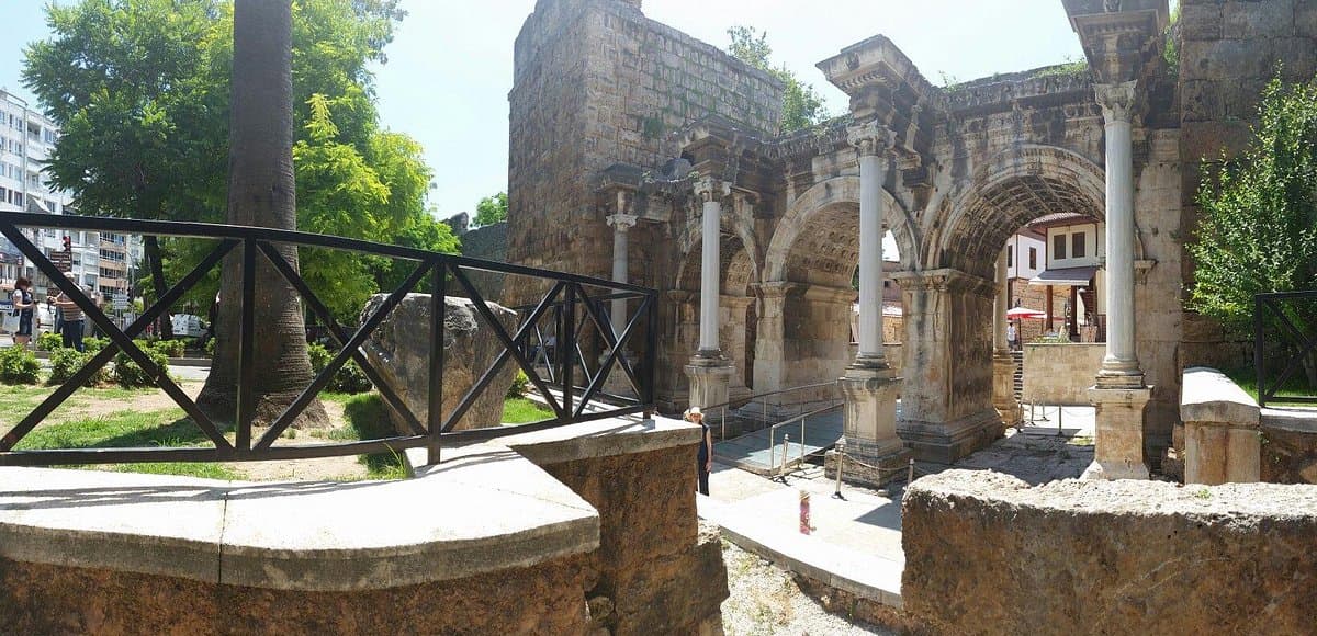 Antalya City Exploration (Reviews for Antalya Buyuksehir Belediye Tiyatrosu)