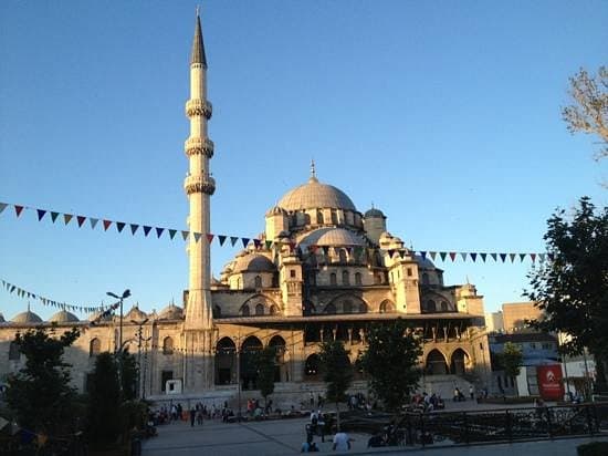 Eminönü Square