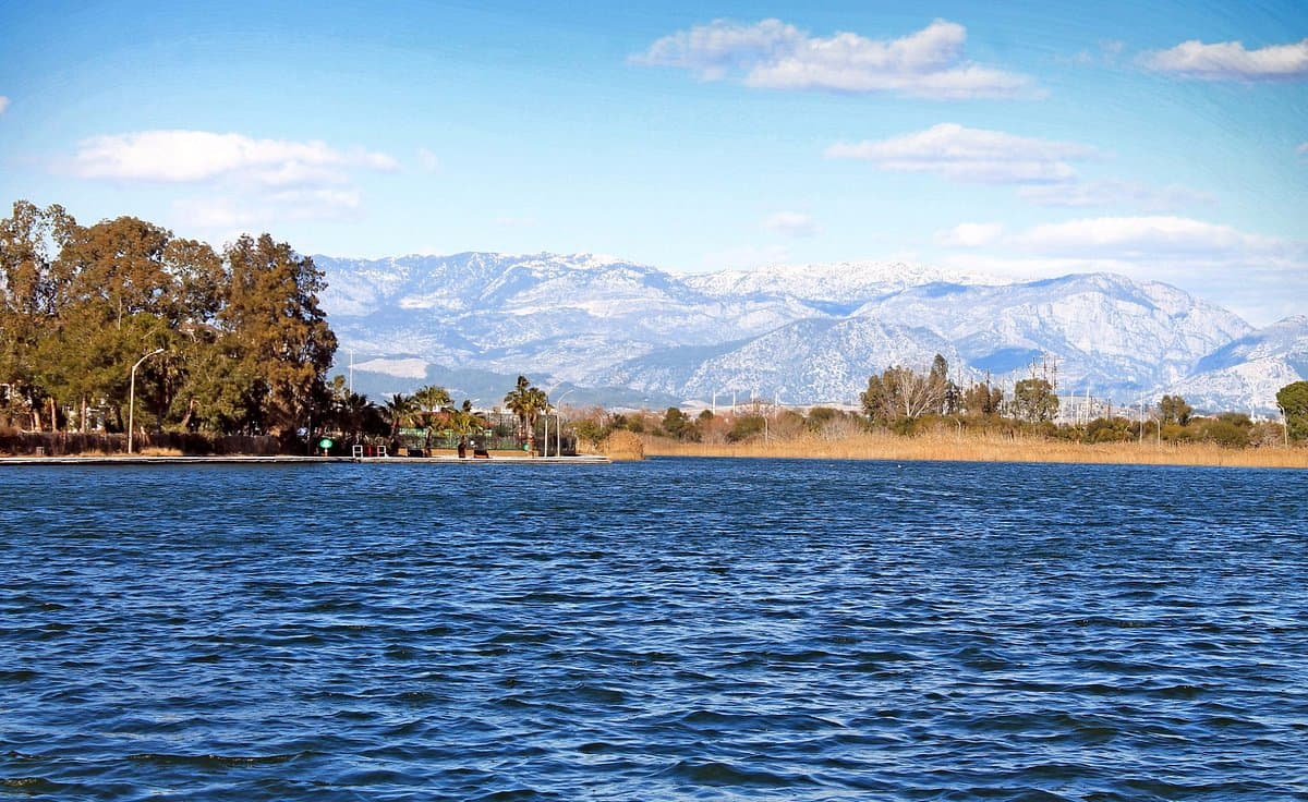 Titreyen Gol Lake