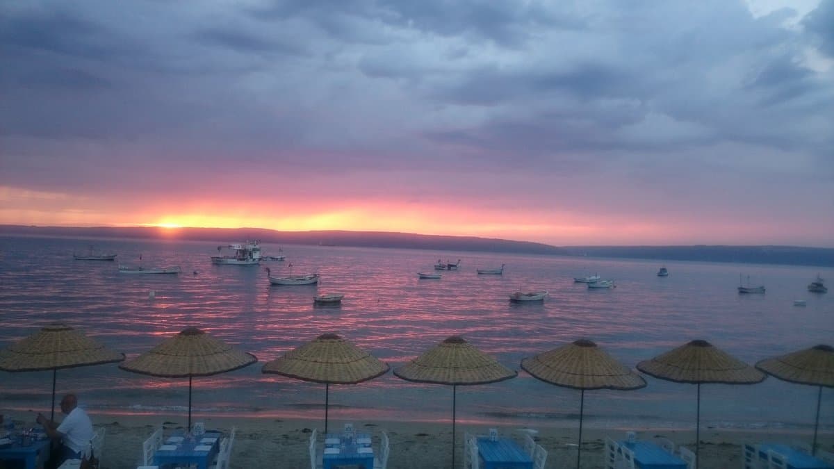 Güzelyalı Beach