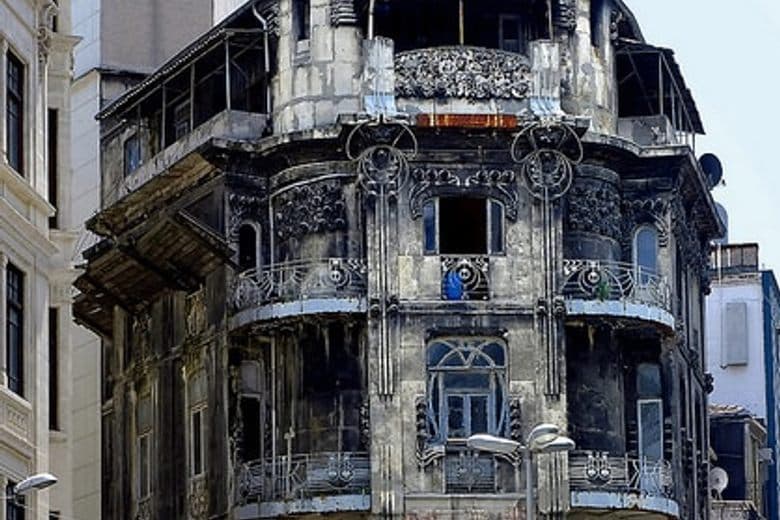 Vlora Hanı Art Nouveau Building