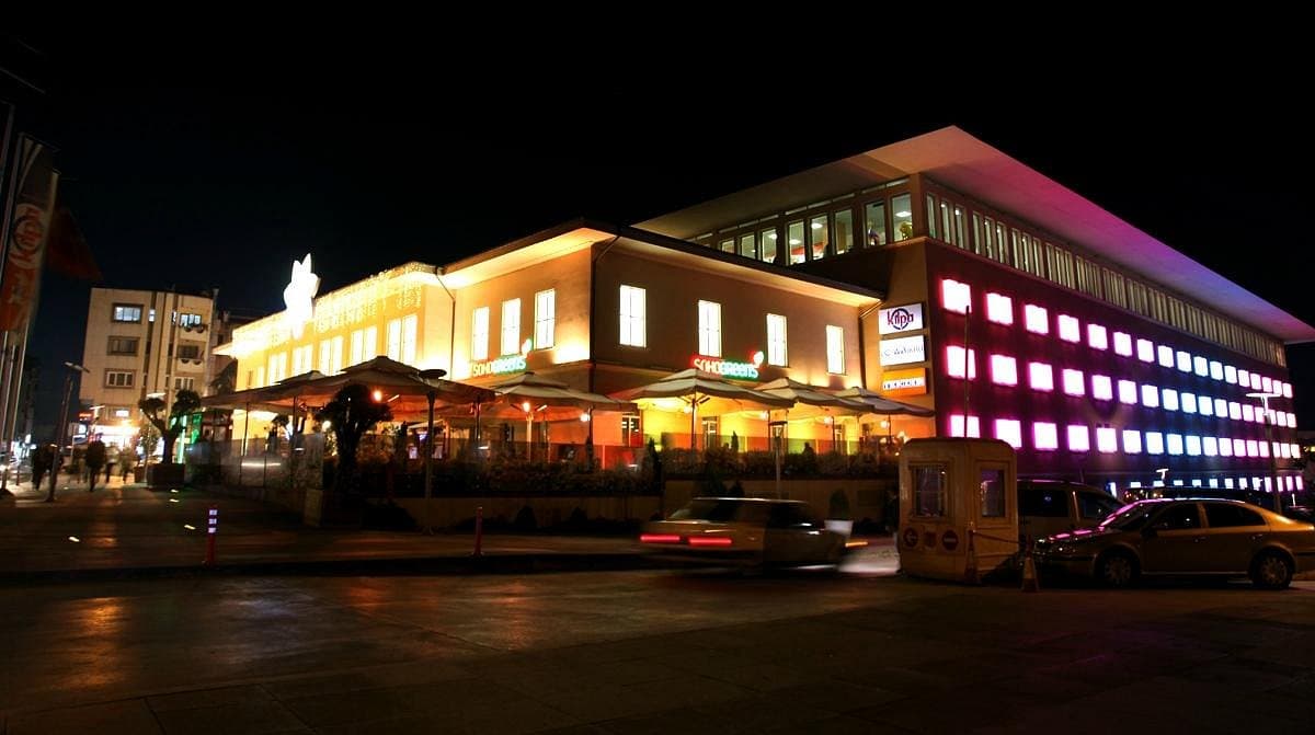 Varlibas Atapark Shopping Center