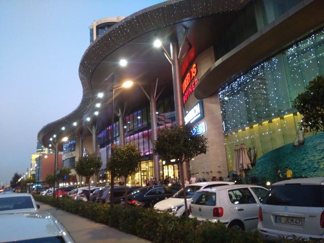 Sur Yapi Marka Shopping Mall