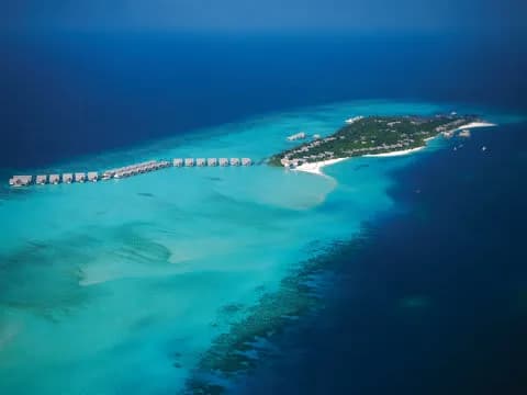 Four Seasons Resort Maldives at Landaa Giraavaru